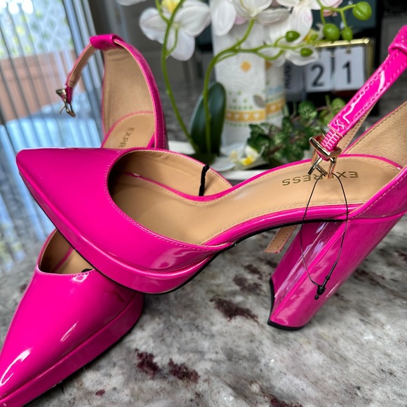 New Express heels - Picture 2 of 6